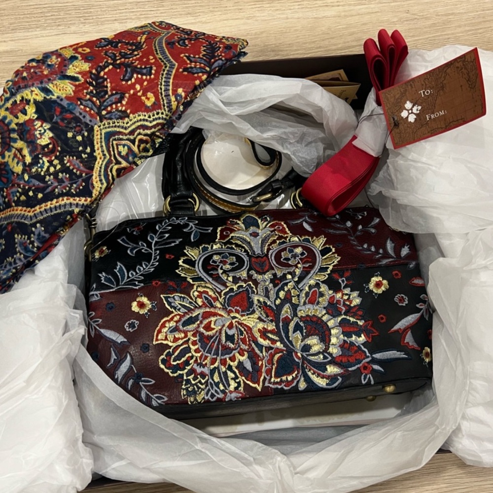Gift 🎁 Set-Patricia Nash ANGELIN Leather Embroidered & Matching Full Size Scarf.